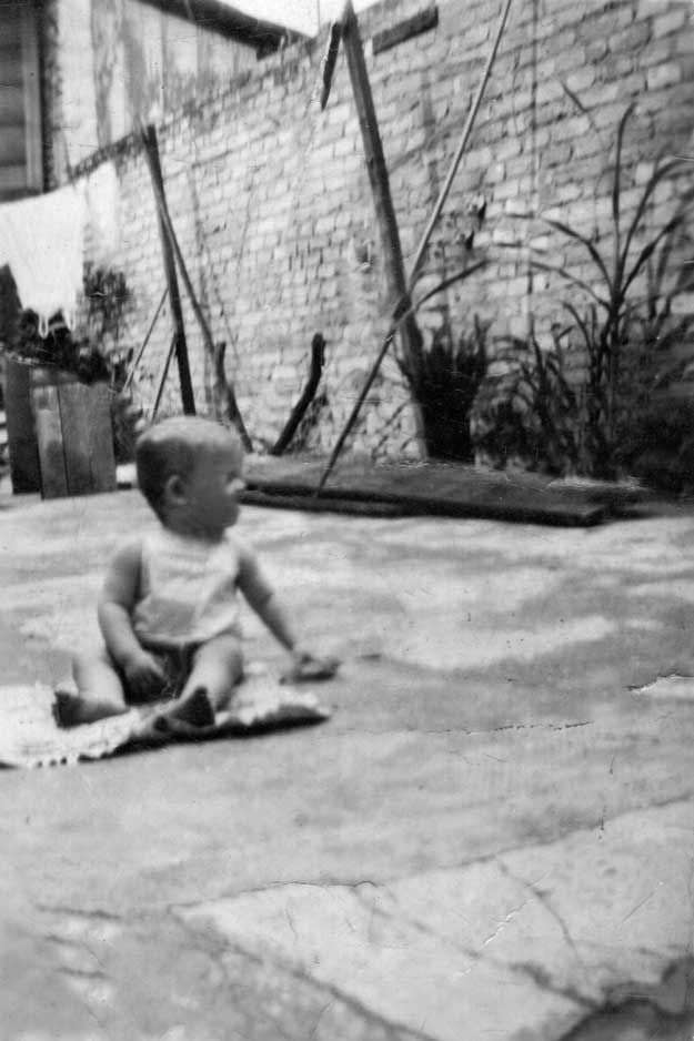 Reinaldinho na casa da Rua Javari 293 - Mooca (1958)