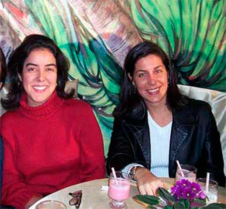 As irmãs Renata e Juliana, filhas de Mariângela.