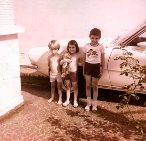 Ricardo com os primos Yara e Anderson