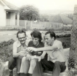 Fausto (irmão), Toninho (marido) e Hélio (irmão). Foto da década de 70.
