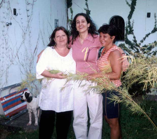 25.6 A prima Sonia, Anahi e Eleide. Casa da Rua Ararigboia, Mooca (2006)