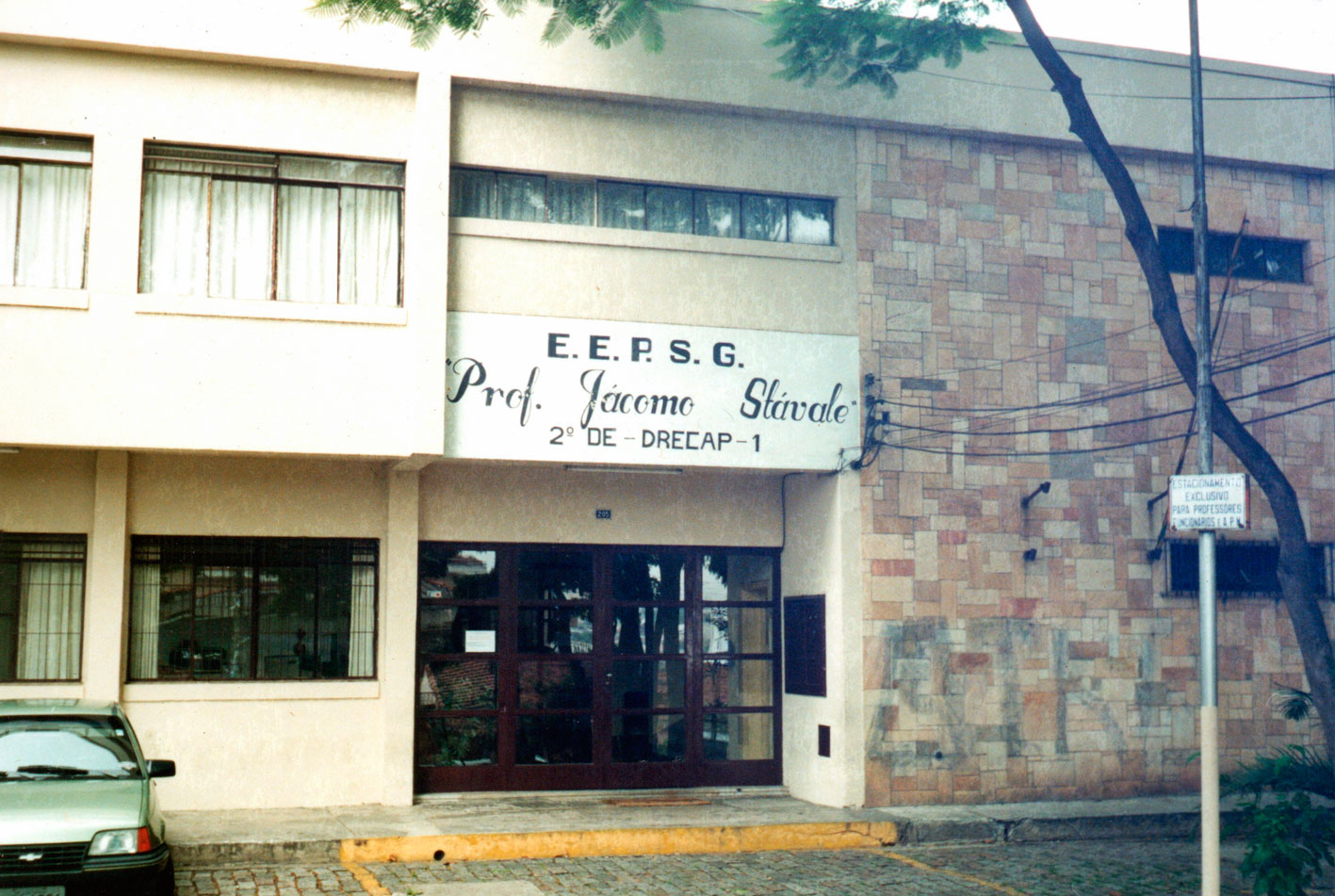 8. Escola Estadual Professor Jacomo Stávale (2005) (1)