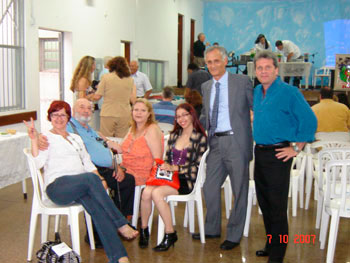 Os primos Márcia, Bob, Sonia e Anna, o escritor italiano Antonio Pupo e Reinaldo. (setembro de 2007 - recepção e homenagem ao Pupo).