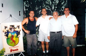 Os irmãos Reinaldo, Ricardo e Maurício e o Maestro Salvatore Stávale. (50 anos de Reinaldo - 07/02/2008)