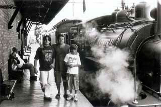 Victor, Reinaldo e Yuri no trem do imigrante (2006).
