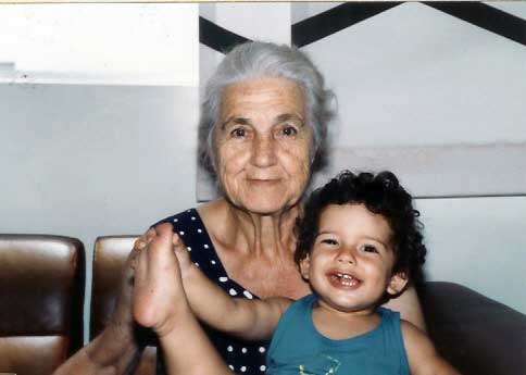 Bisavó Philomena com o bisneto Victor - Guarujá