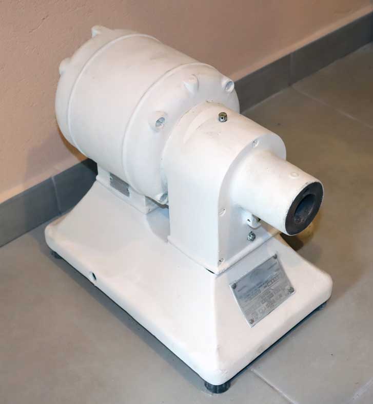 Moedor elétrico de carne Hobart Dayton do Brasil, motor Búfalo. A cabeça do moedor foi roubada (1)