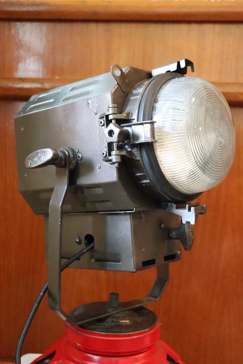 Iluminador italiano de palco Desisti
