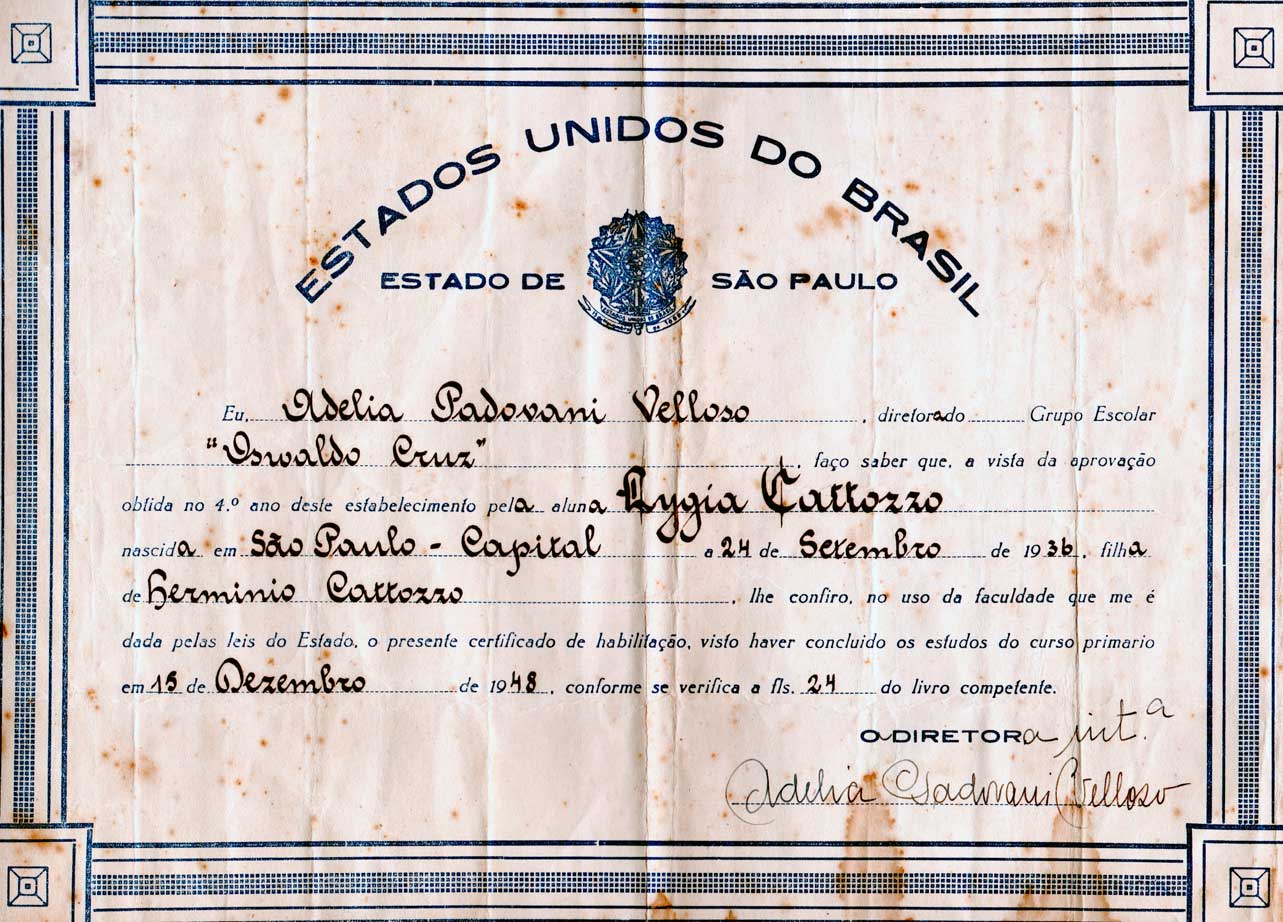 4. Diploma de Lygia Cattozzo do curso primario no Colegio Oswaldo Cruz (Mooca - 1948)