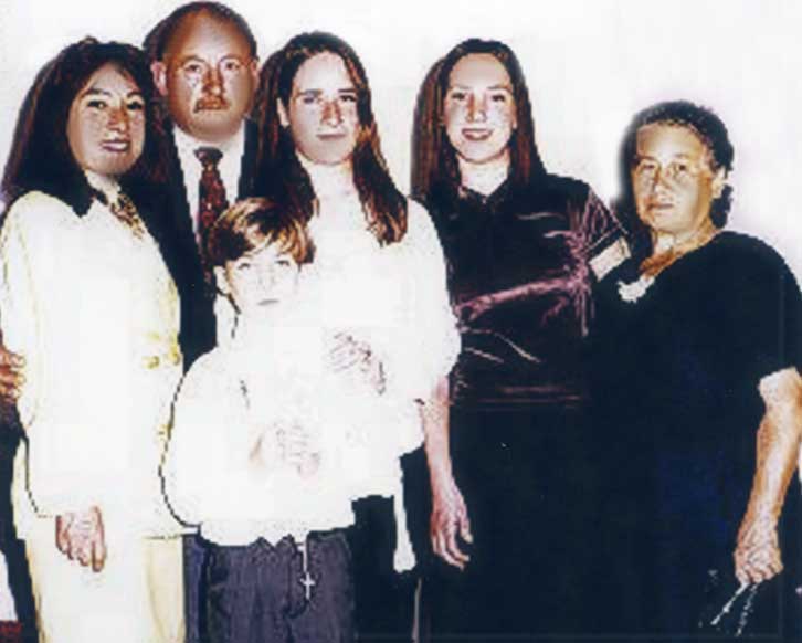 Adela Cristina Stávale, su esposo Juan José Morozovsky, sus hijos Juan Andrés, Adela e Ivana y Adele, la madre de Adela Cristina Stávale